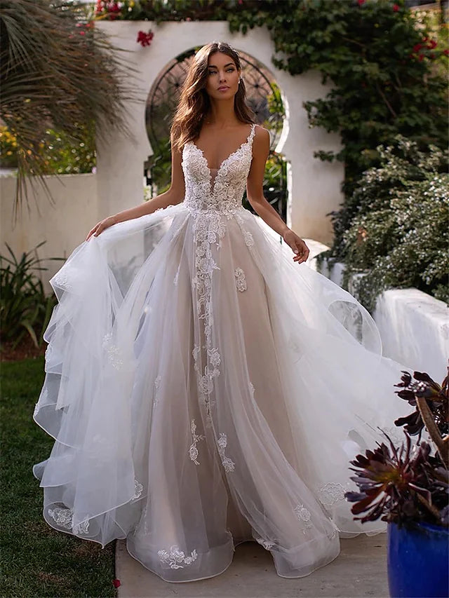 A-Line Wedding Dresses V Neck Strapless Chapel Train Lace Tulle Formal Sexy Luxurious Backless with Appliques